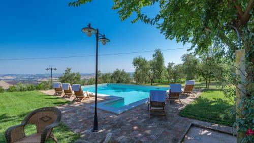 Villa Casale Verdicchio 10&2