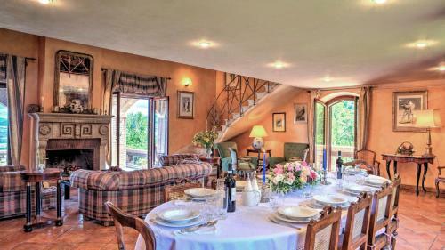 Villa Amorosa House 9+1
