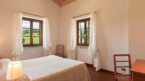 Villa Podere Calcheto 14