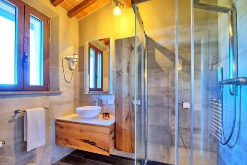Montelopio Villa Sleeps 10 With Pool Air Con And Wifi