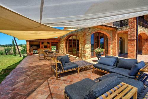 Montelopio Villa Sleeps 10 With Pool Air Con And Wifi