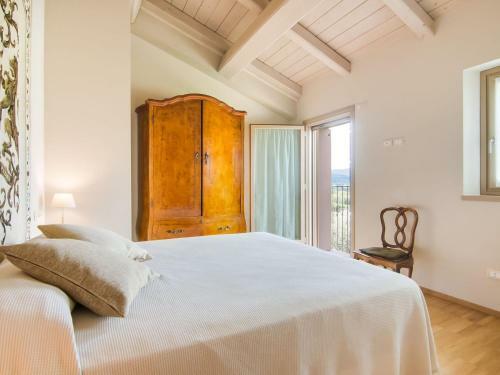 Serene Holiday Home In Montefiore Conca With Jacuzzi