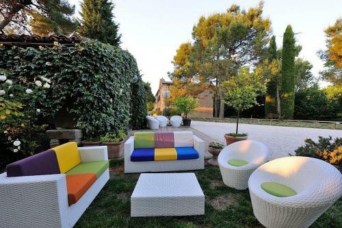 Montemaggiore Al Metauro Villa Sleeps 14 Pool Wifi