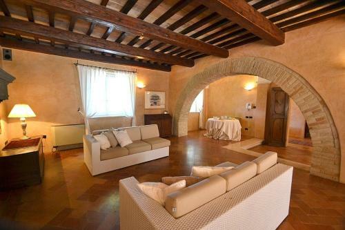 Montemaggiore Al Metauro Villa Sleeps 14 Pool Wifi