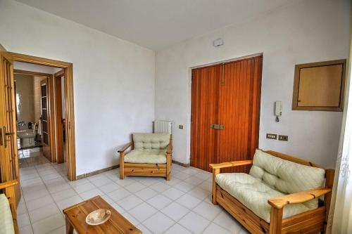 Montemarano Villa Sleeps 9 Pool Wifi