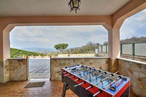 Montemarano Villa Sleeps 9 Pool Wifi