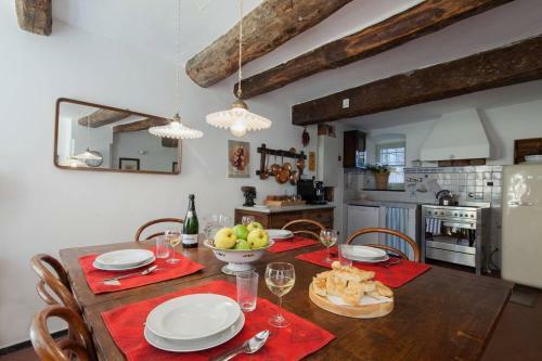 Fivestay - Charming House In A Quiet Hamlet