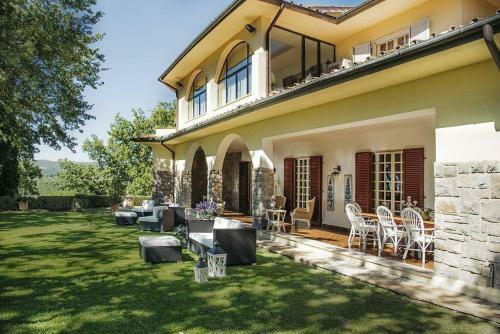 Villa Chiara Luxury Country Home