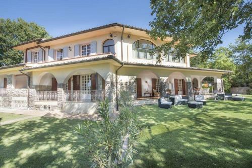 Villa Chiara Luxury Country Home