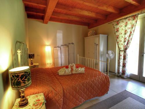Luxurious Villa In Monte San Savino With Jacuzzi
