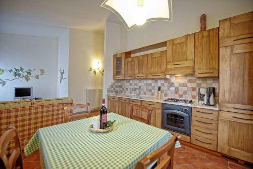 Baccaiano Apartment Sleeps 4 Air Con T242159
