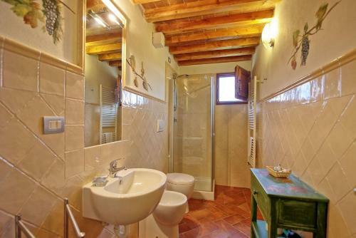 Baccaiano Apartment Sleeps 4 Air Con T242159