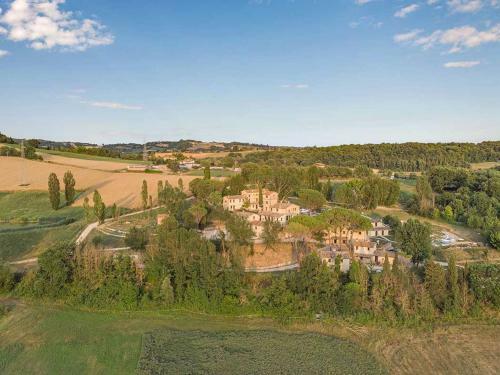 Charming Apartment In Montone With Garden