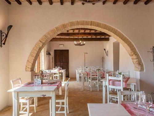 Charming Apartment In Montone With Garden