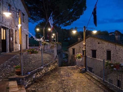 Charming Apartment In Montone With Garden