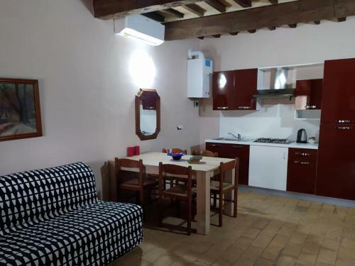 Charming Apartment In Montone With Garden