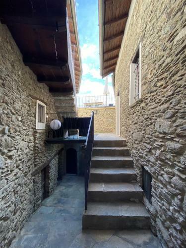 Independent Stone House With Lake View