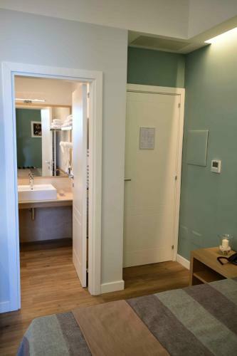Hostal 50 Suite B&B