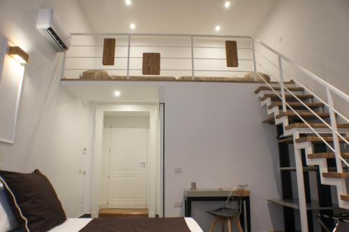 Hostal Be Italian Flat Piazza Bovio 22