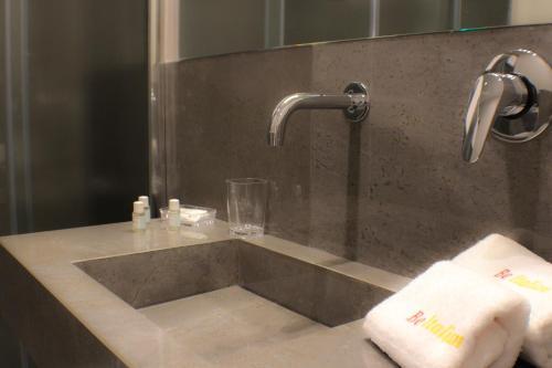 Hostal Be Italian Flat Piazza Bovio 22