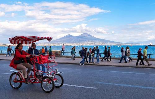 Hostal Be Italian Flat Piazza Bovio 22
