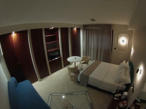 Hostal Sonevi Rooms