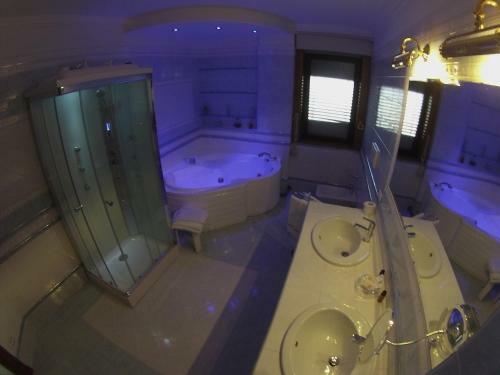 Hostal Sonevi Rooms