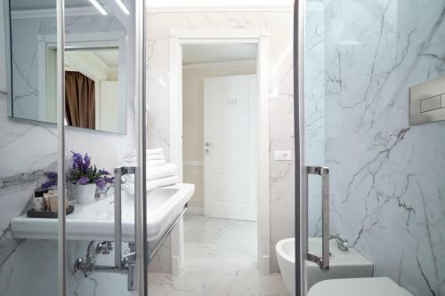 Hostal La Fontanina Suites