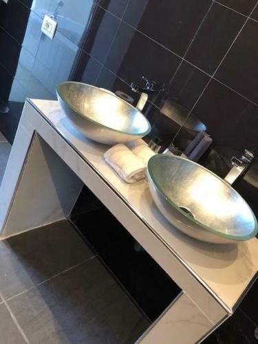 Hostal Tiffany's Lifestyle Suites
