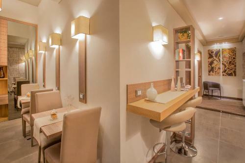 Hostal Twin Bedded Room City Center