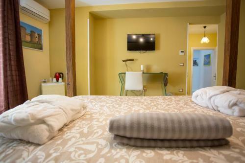 Hostal Chiaia 205