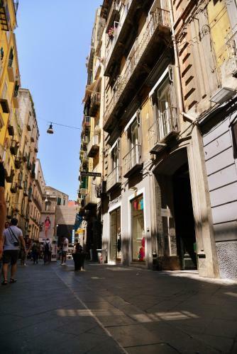 Hostal Chiaia 205