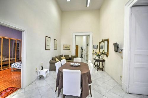 Naples Apartment Sleeps 6 Wifi