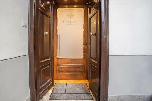 Hostal Palazzo Depretis Naples