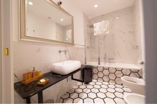 Bed & Breakfast The Duomo House By House In Naples