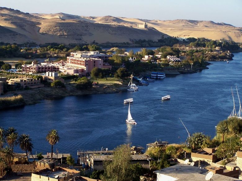 Hotel Pyramisa Isis Island