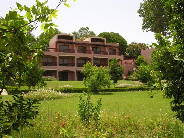 Hotel Pyramisa Isis Island