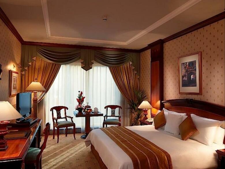 Knight Castle Hotel