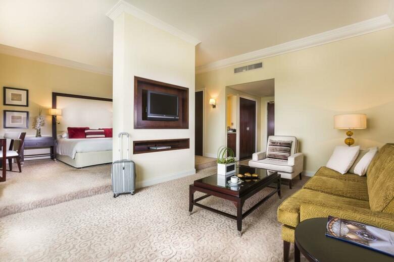 Hotel Al Bustan Rotana