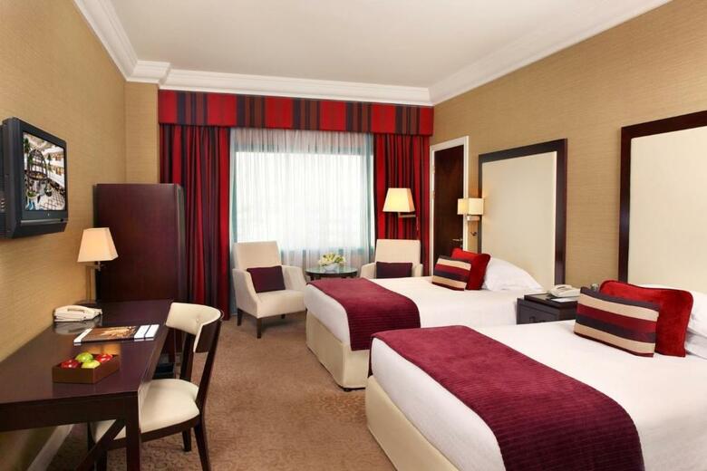 Hotel Al Bustan Rotana