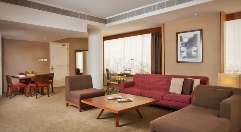 Jumeira Rotana Hotel