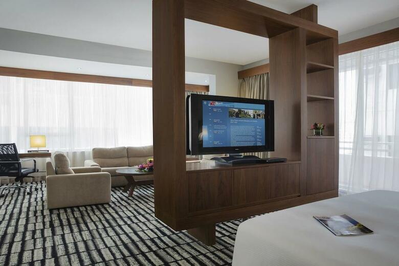 Jumeira Rotana Hotel