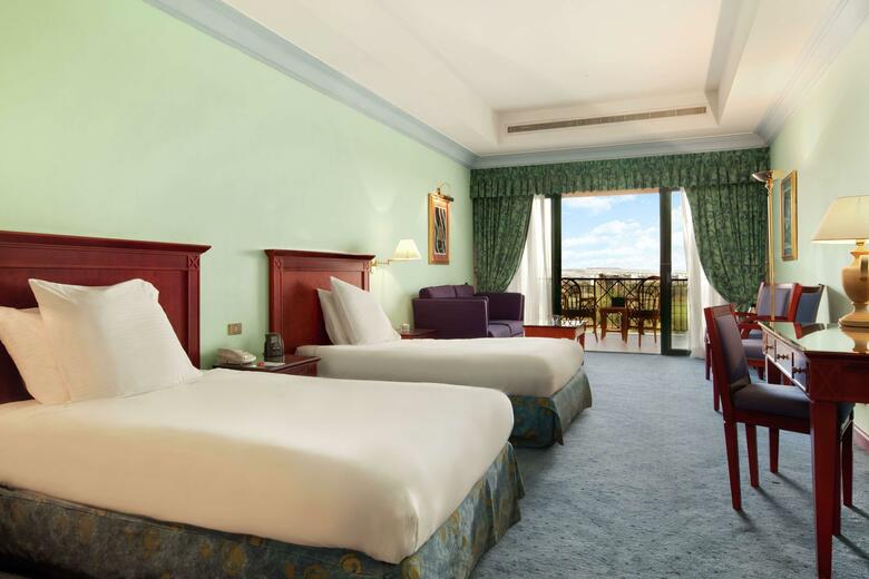 Hotel Hilton Pyramids Golf Resort