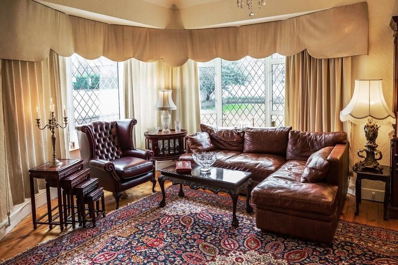 Aaron Court B&B
