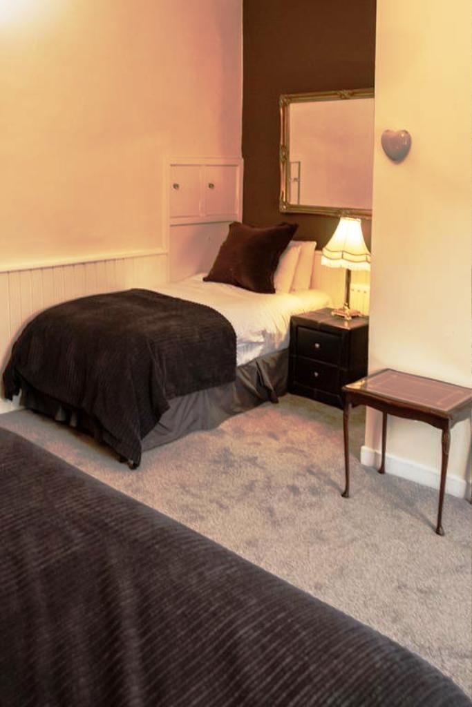 Aaron Court B&B