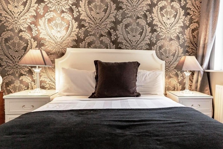 Aaron Court B&B