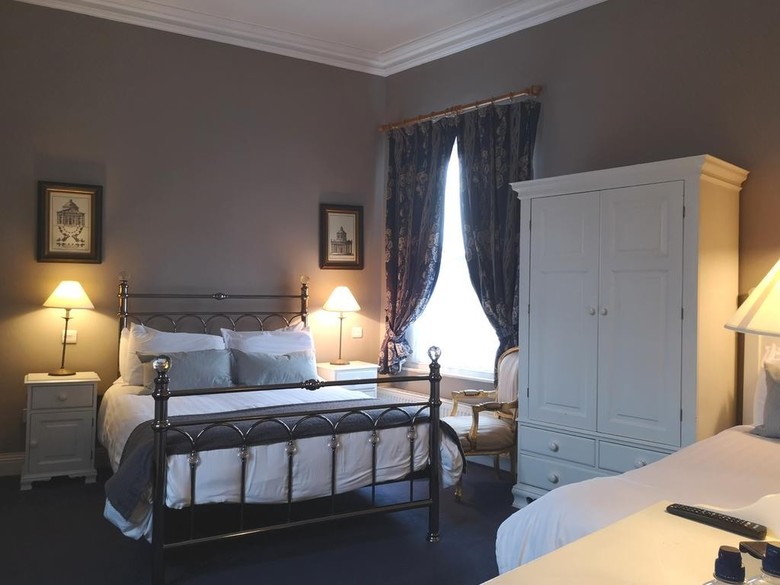 Hostal O�neills Victorian Pub & Townhouse