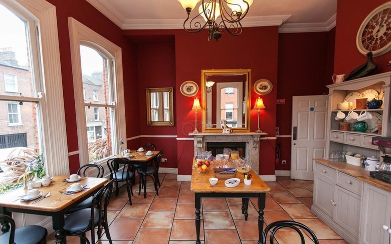 Hostal O�neills Victorian Pub & Townhouse