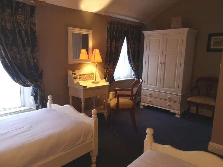 Hostal O�neills Victorian Pub & Townhouse