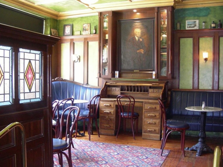Hostal O�neills Victorian Pub & Townhouse